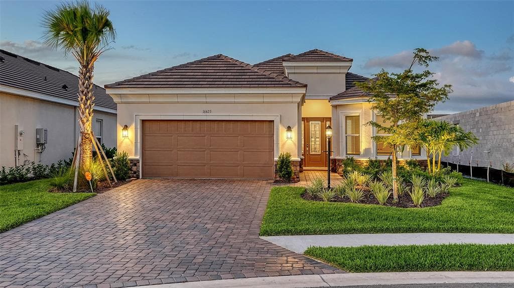 16423 ISOLA PLACE - 3bd/3ba - $1,050,000 - LAKEWOOD RANCH, FL