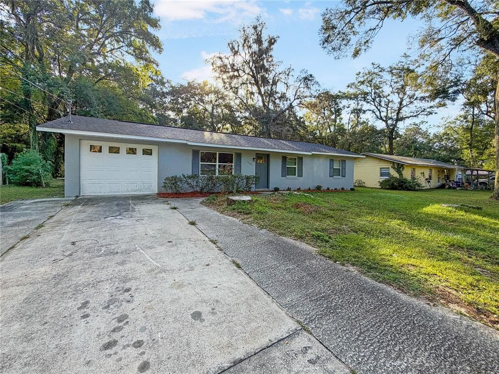 3265 NE 17TH TERRACE - 3bd/2ba - $222,900 - OCALA, FL