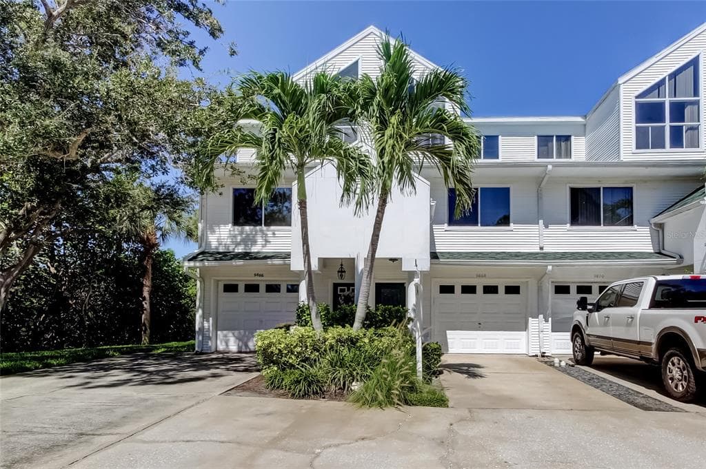 9868 INDIAN KEY TRAIL UNIT 65 - 3bd/3ba - $445,000 - SEMINOLE, FL