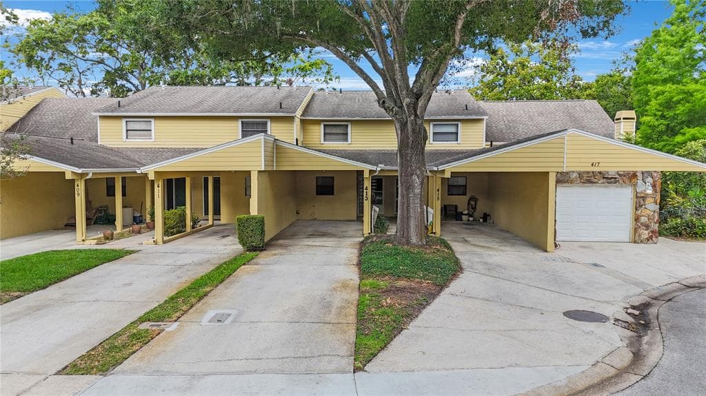413 SOMERSET LANE - 2bd/3ba - $205,000 - PALM HARBOR, FL