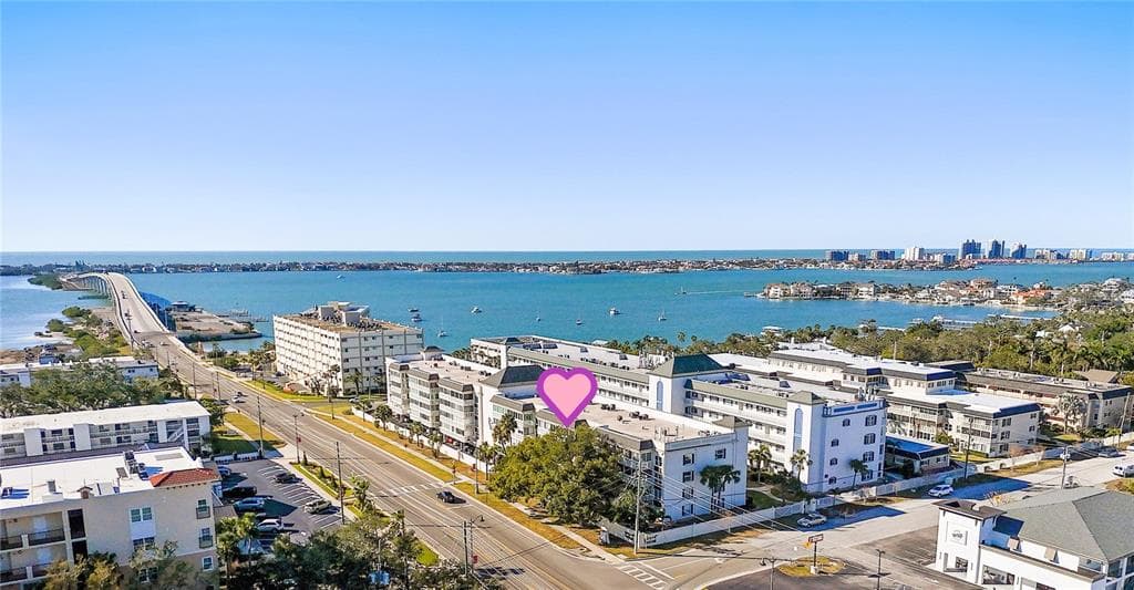 131 BLUFF VIEW DRIVE UNIT 103 - 2bd/2ba - $309,000 - BELLEAIR BLUFFS, FL