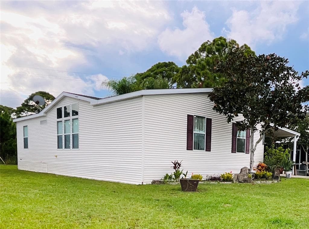 4406 W INDIAN RIVER DRIVE W - 2bd/2ba - $194,900 - EDGEWATER, FL