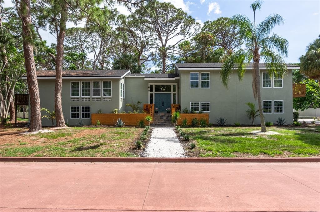1320 CORAL WAY S - 4bd/3ba - $950,000 - ST PETERSBURG, FL