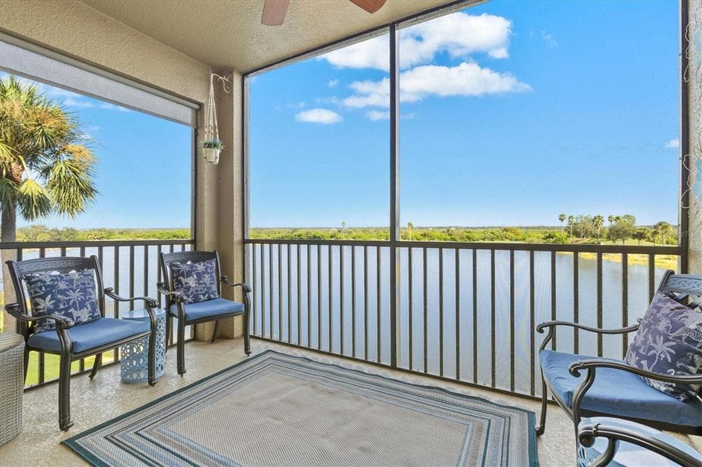 7911 GRAND ESTUARY TRAIL UNIT 303 - 2bd/2ba - $279,000 - BRADENTON, FL