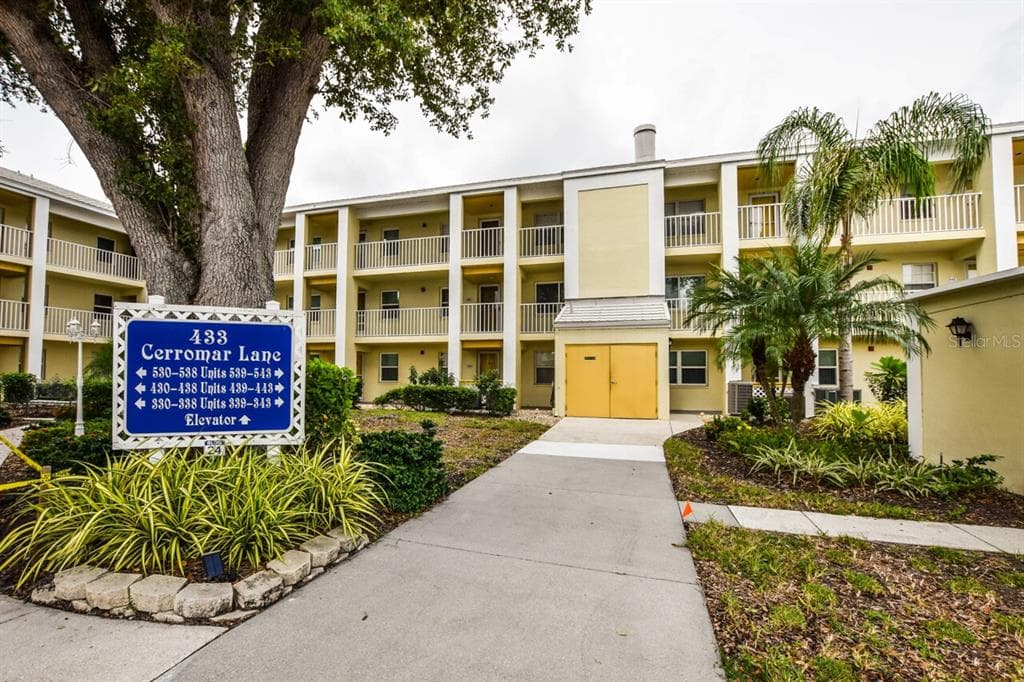 433 CERROMAR LANE UNIT 438 - 2bd/2ba - $262,900 - VENICE, FL