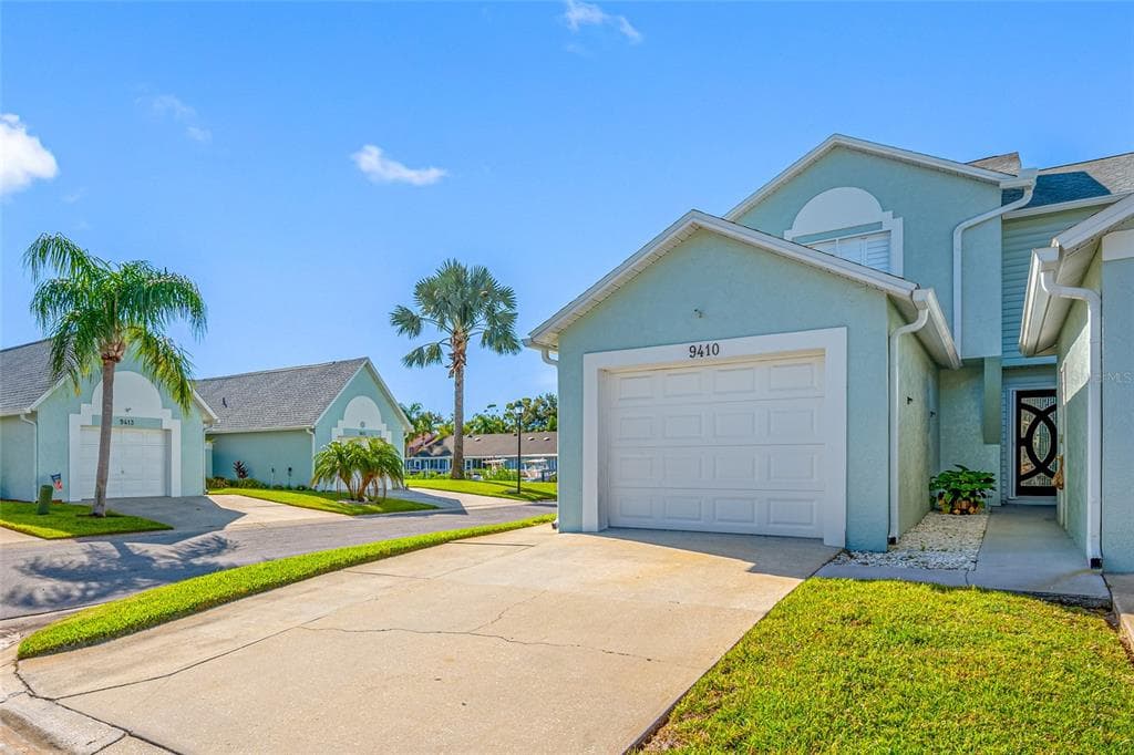 9410 TARA CAY COURT UNIT 15 - 3bd/3ba - $574,999 - SEMINOLE, FL