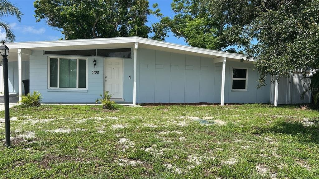 3108 SMITH AVENUE - 3bd/2ba - $329,900 - BRADENTON, FL
