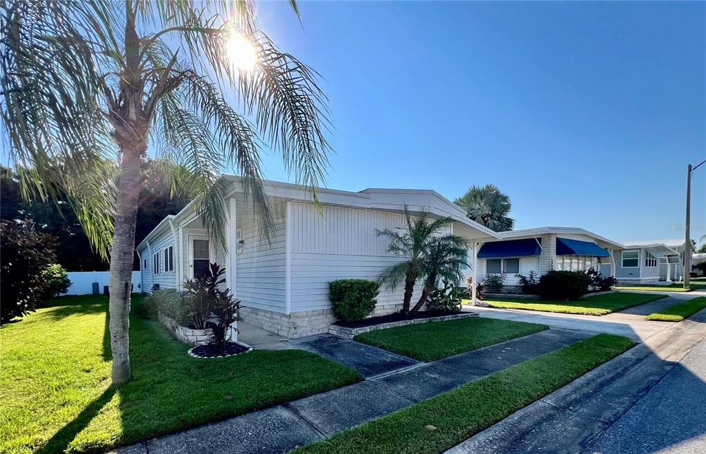 1100 BELCHER ROAD S UNIT 100 - 2bd/2ba - $145,000 - LARGO, FL