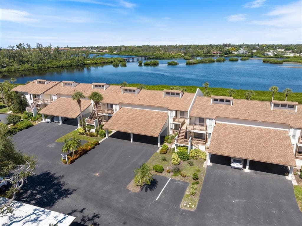 966 BIRD BAY WAY UNIT 246 - 2bd/2ba - $295,000 - VENICE, FL