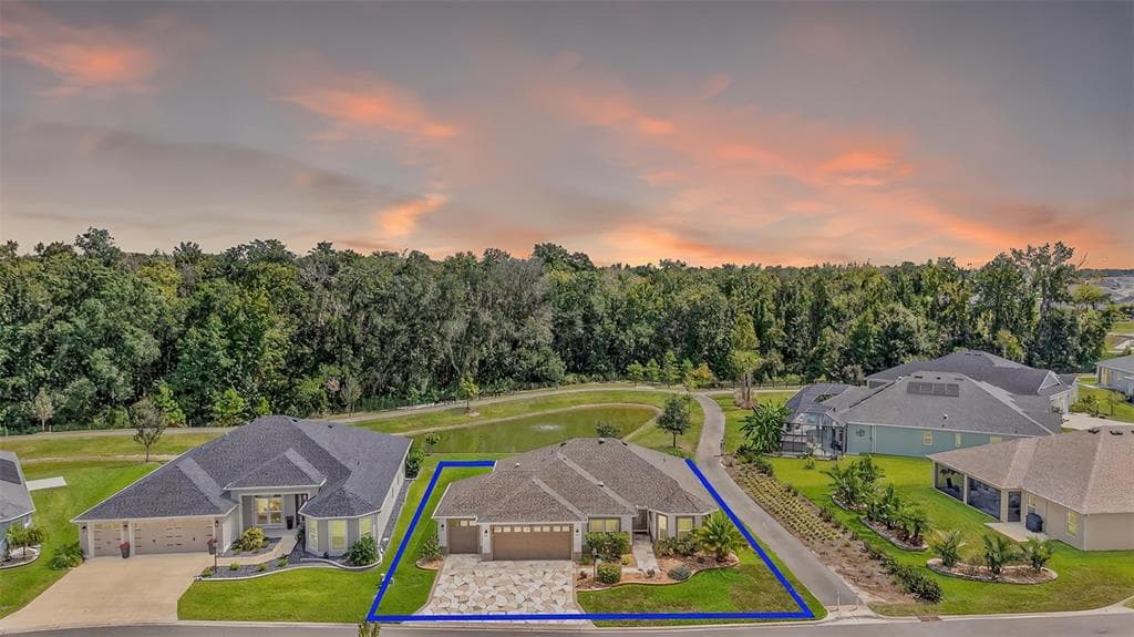 6743 SCHROEDER CIRCLE - 3bd/2ba - $649,900 - THE VILLAGES, FL