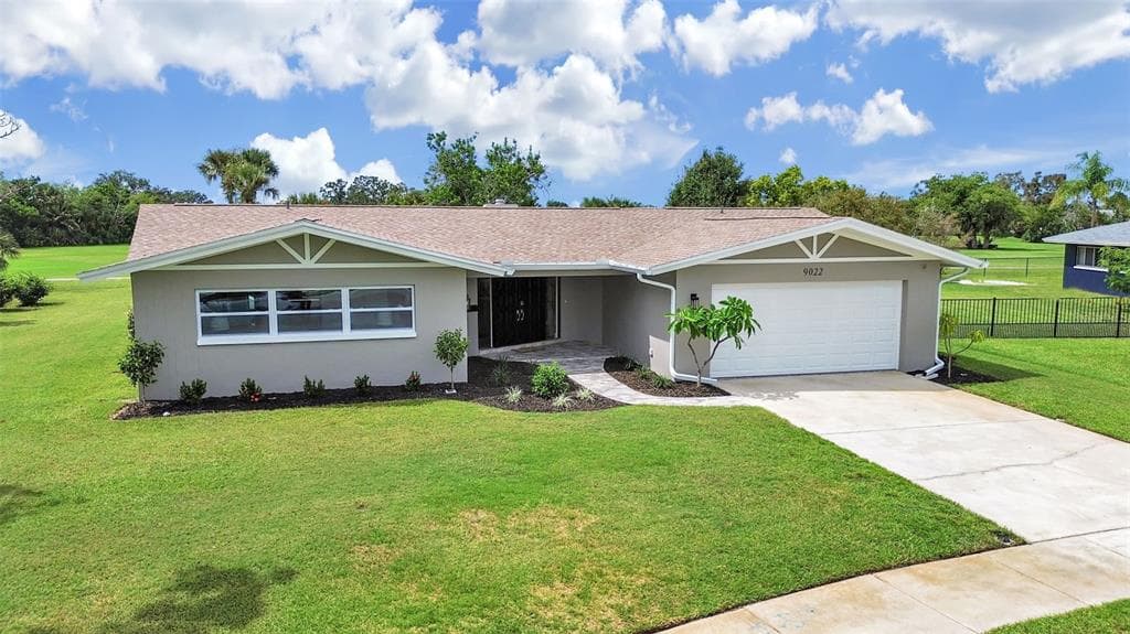 9022 ST ANDREWS DRIVE - 3bd/2ba - $849,000 - SEMINOLE, FL