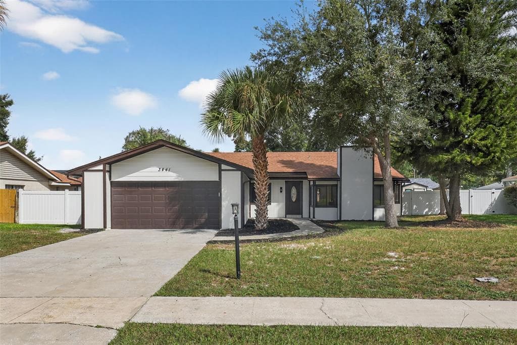 3441 CALGARY LANE - 3bd/2ba - $419,900 - MOUNT DORA, FL