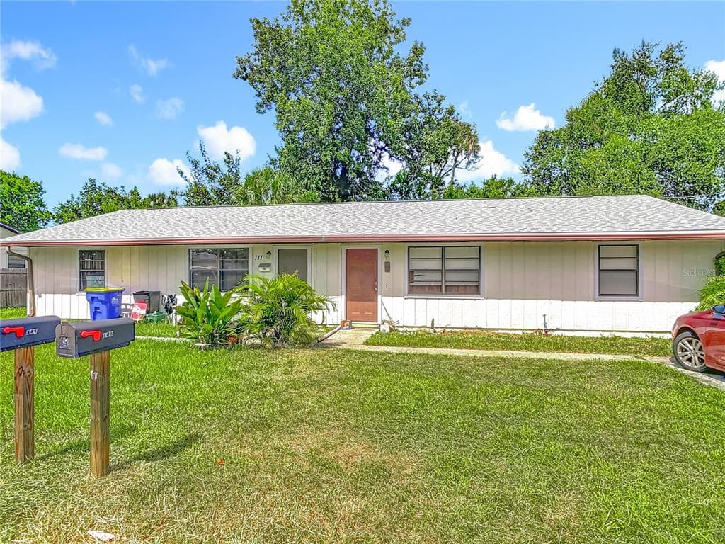 111-113 WOLFS DRIFTWOOD CIRCLE - 4bd/2ba - $280,000 - EDGEWATER, FL