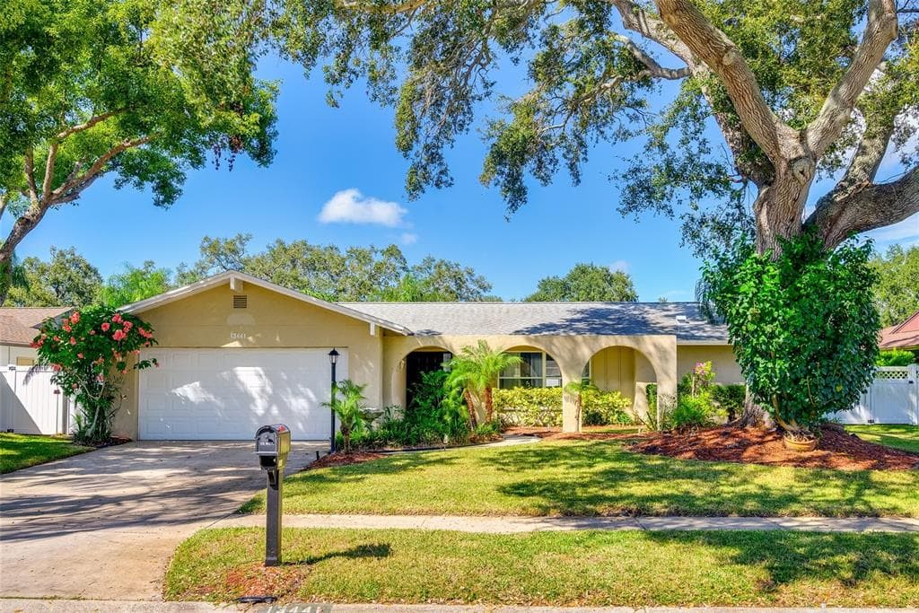 13441 DEL PRADO DRIVE S - 3bd/2ba - $594,000 - LARGO, FL
