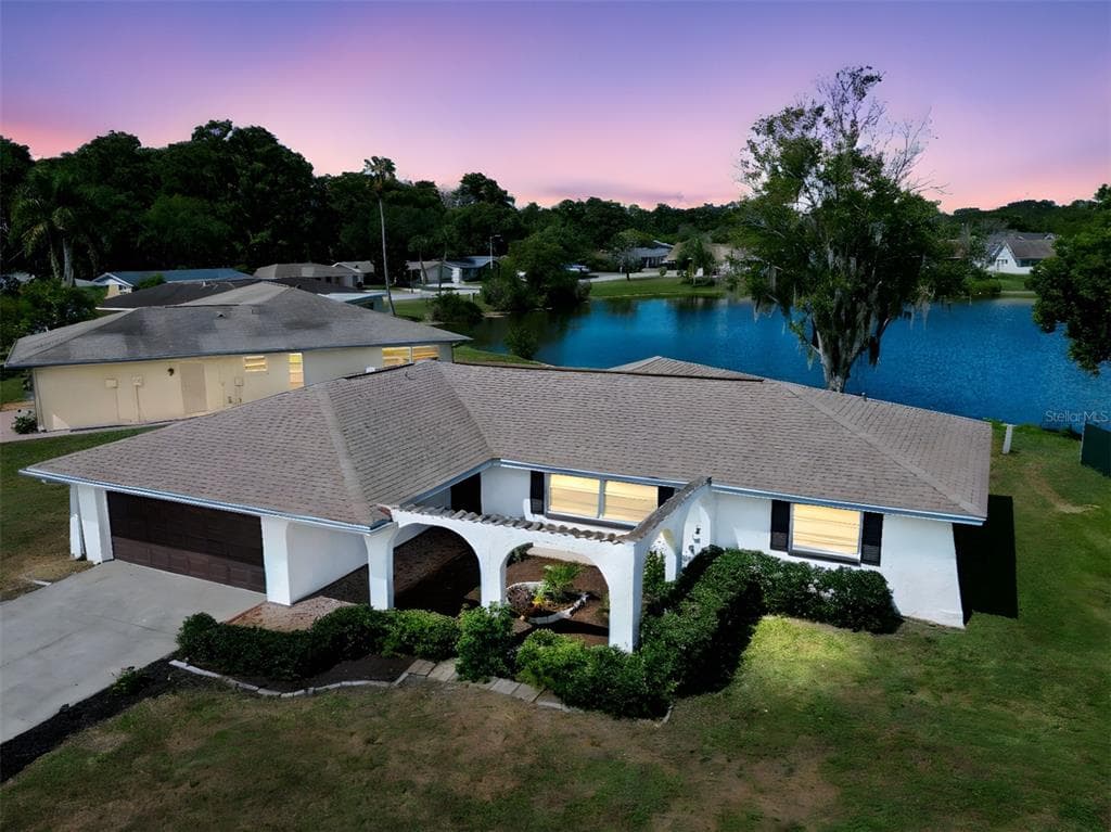 7525 BIRDWOOD COURT - 3bd/2ba - $299,000 - NEW PORT RICHEY, FL