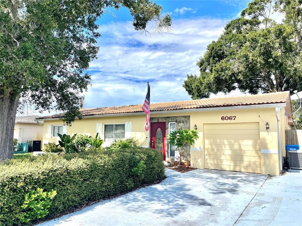 6067 43RD TERRACE N - Interior/Exterior Photo 3 - KENNETH CITY, FL