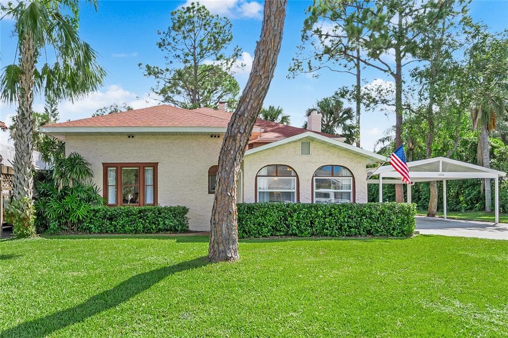 1806 17TH STREET NW - 3bd/2ba - $370,000 - WINTER HAVEN, FL