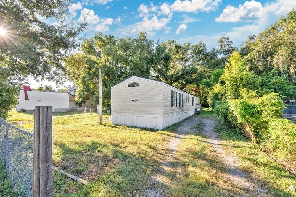 3694 AVENUE O NW - 3bd/2ba - $169,900 - WINTER HAVEN, FL