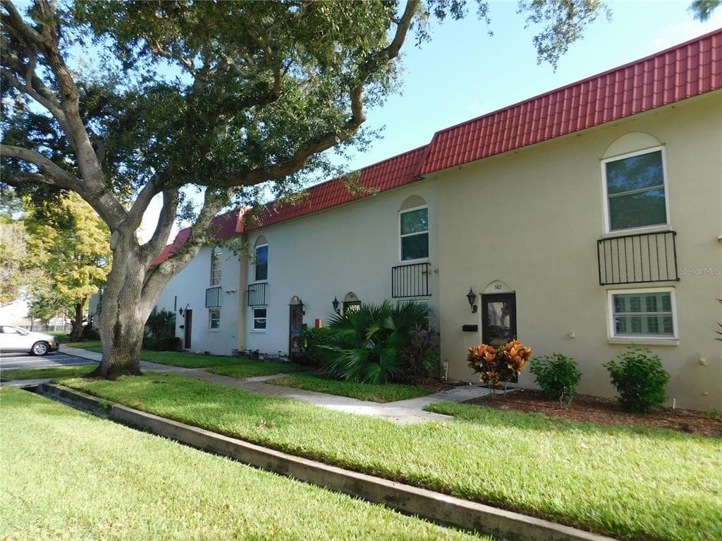 2700 BAYSHORE BOULEVARD UNIT 2C 578 - 2bd/3ba - $269,900 - DUNEDIN, FL