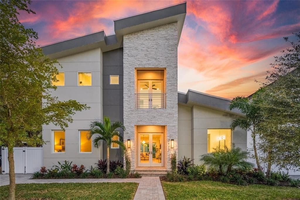 2446 FLOYD STREET - 6bd/5ba - $1,775,000 - SARASOTA, FL