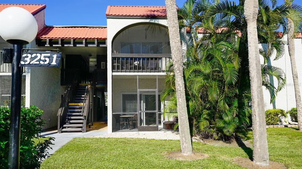 3251 BENEVA ROAD UNIT 101 - 2bd/2ba - $209,900 - SARASOTA, FL
