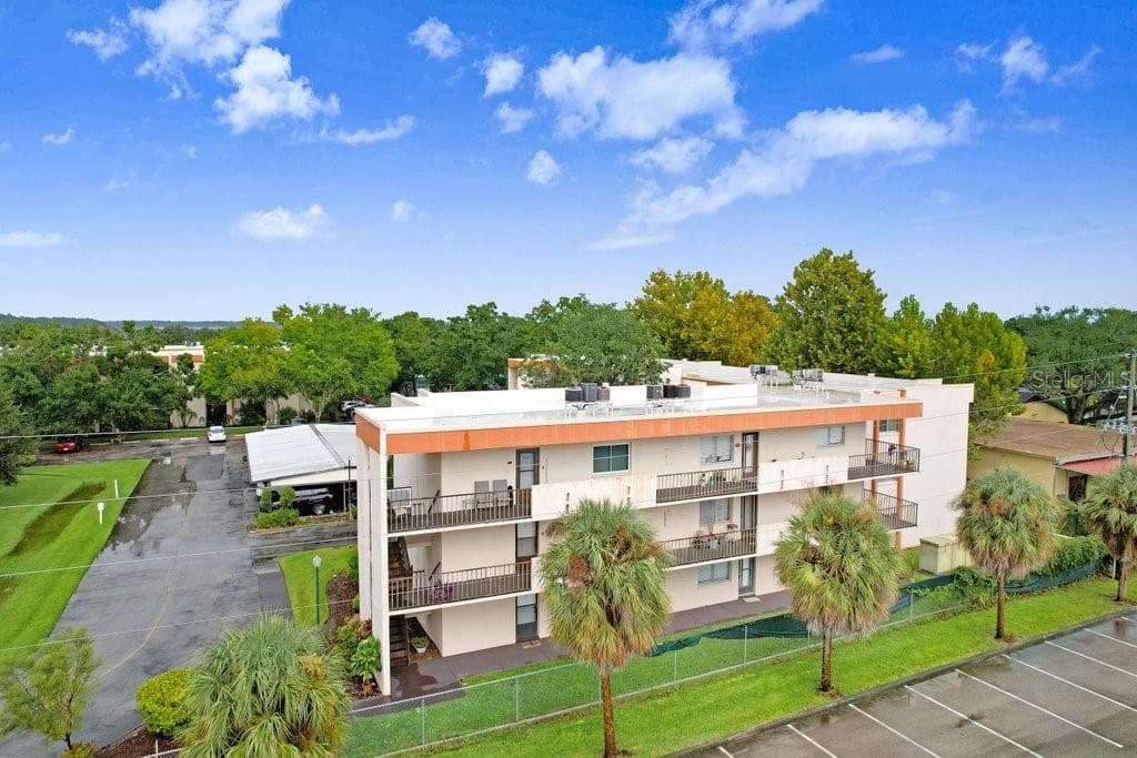1130 N LAKE PARKER AVENUE UNIT E231 - 1bd/2ba - $99,000 - LAKELAND, FL