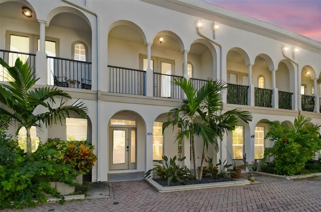 626 3RD AVENUE S - 2bd/3ba - $769,900 - ST PETERSBURG, FL