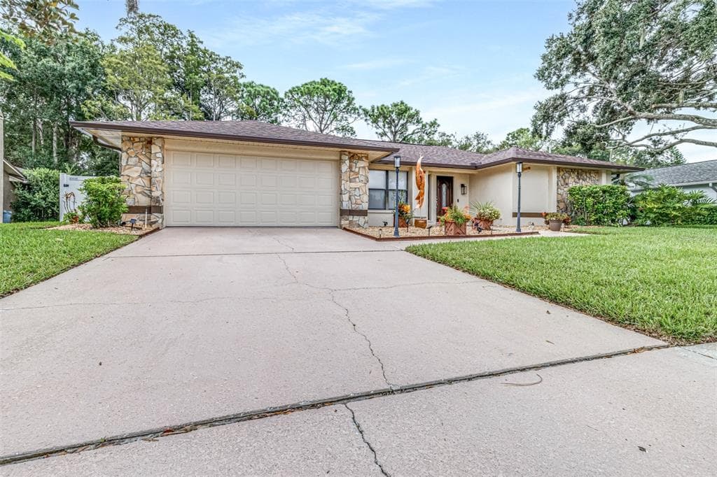 3404 BRIAN ROAD S - 3bd/3ba - $684,000 - PALM HARBOR, FL