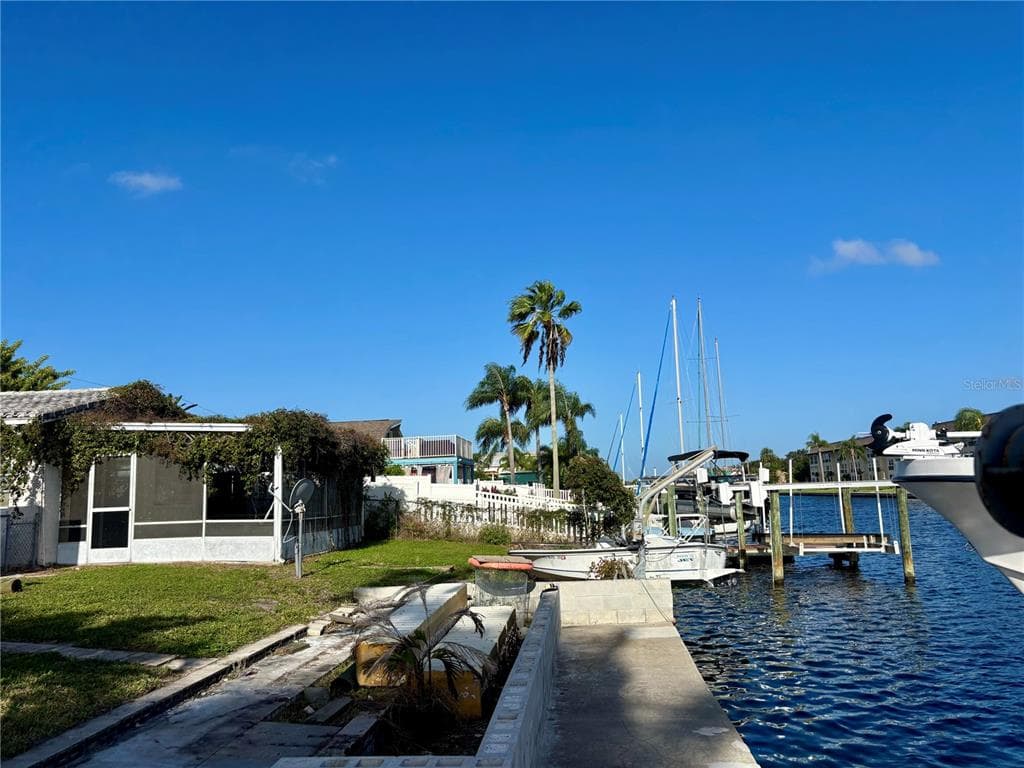 4527 FLORAMAR TERRACE - 2bd/1ba - $199,000 - NEW PORT RICHEY, FL