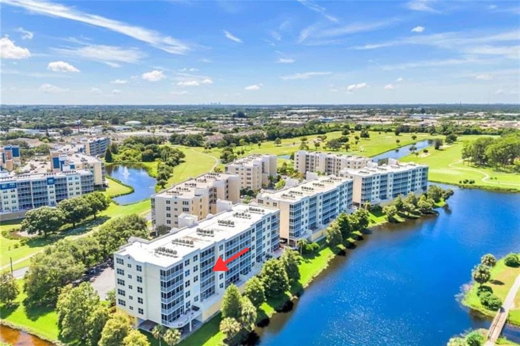 1200 COUNTRY CLUB DRIVE UNIT 6305 - 2bd/2ba - $364,900 - LARGO, FL