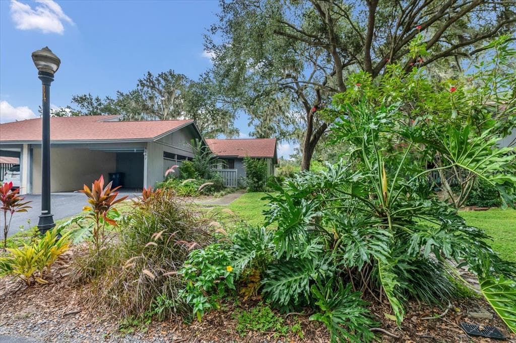 6632 SWEETBRIAR LANE - 3bd/2ba - $219,900 - LAKELAND, FL