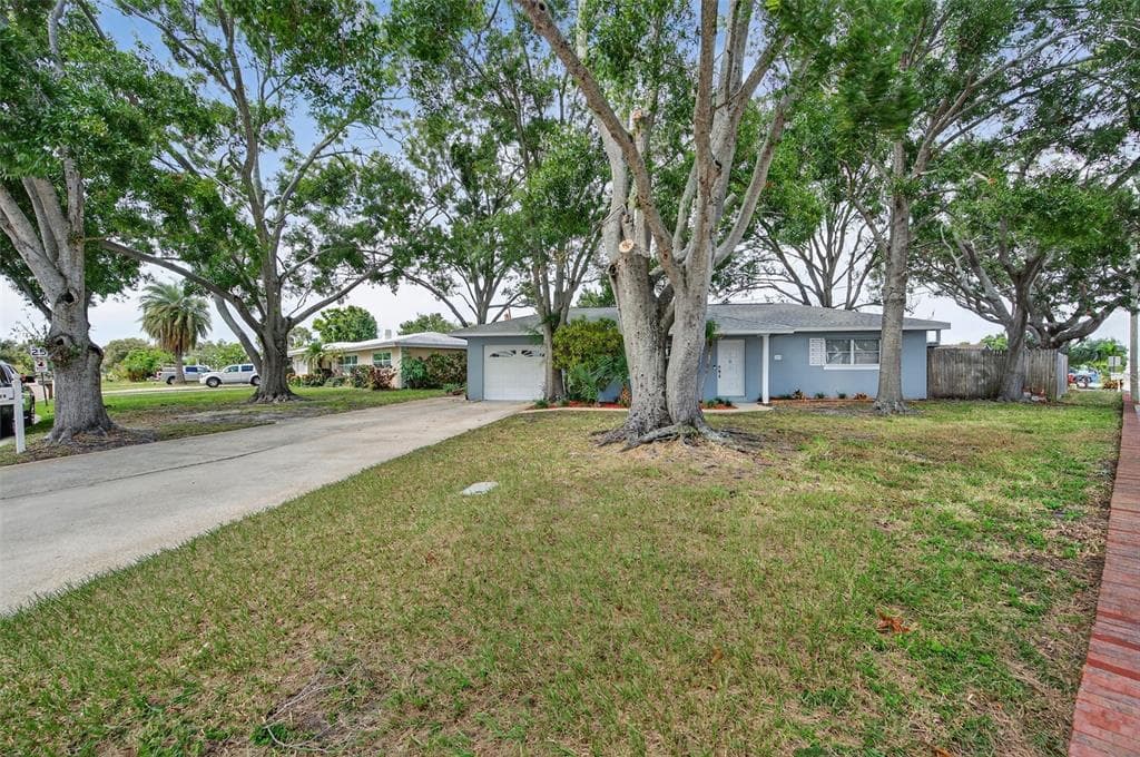 11319 62ND AVENUE - 2bd/1ba - $339,900 - SEMINOLE, FL