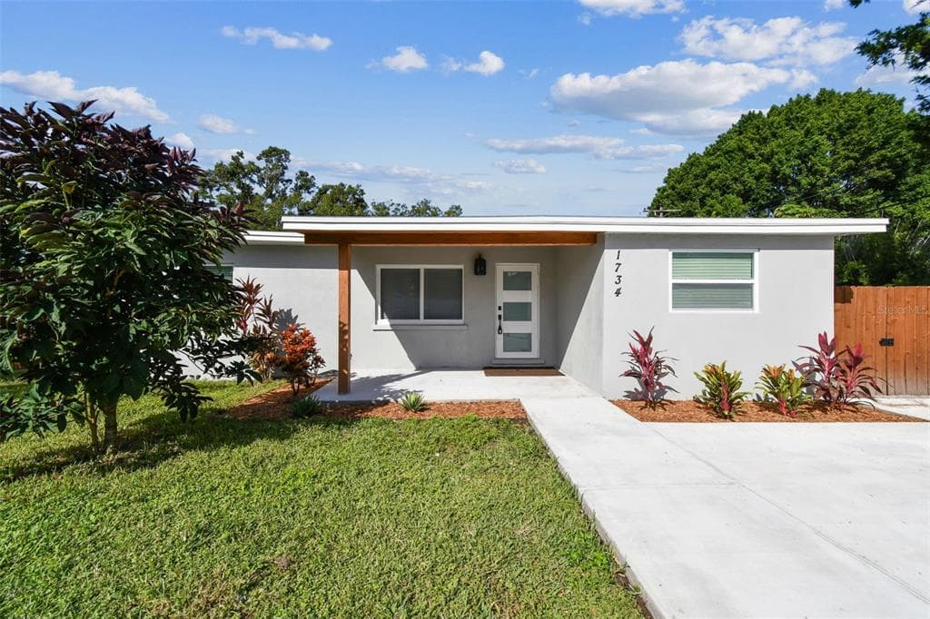 1734 MAIDEN LANE - 3bd/2ba - $425,000 - LARGO, FL