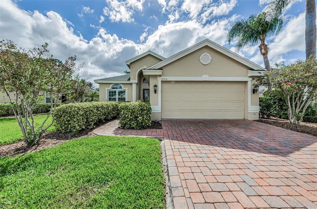10316 SORENSTAM DRIVE - 3bd/2ba - $430,000 - TRINITY, FL