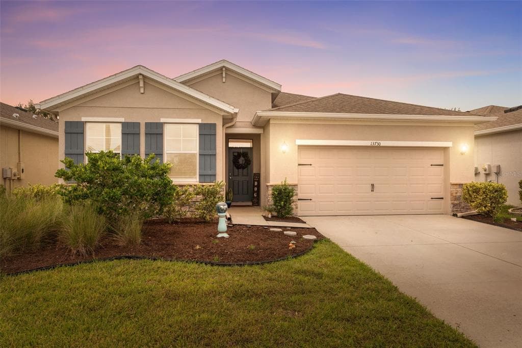 13730 HUNTING CREEK PLACE - 3bd/2ba - $324,900 - SPRING HILL, FL