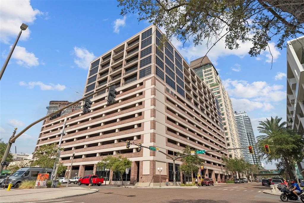 175 2ND STREET S UNIT 1108 - 2bd/2ba - $945,000 - ST PETERSBURG, FL