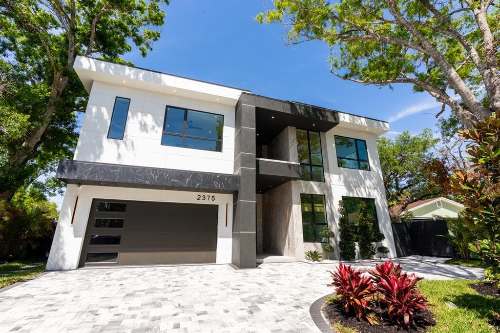 2375 FLOYD STREET - 5bd/6ba - $2,149,000 - SARASOTA, FL