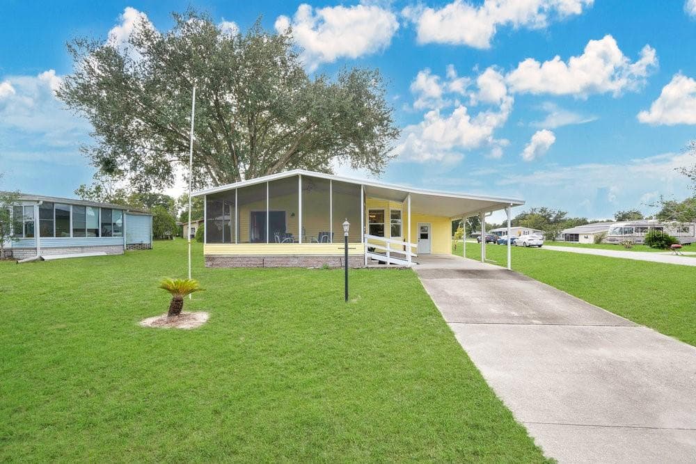 152 FLORENCE BOULEVARD - 2bd/2ba - $189,900 - DEBARY, FL