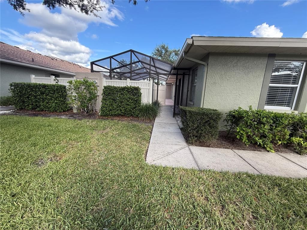4152 CENTER POINTE CIRCLE UNIT 58A - 2bd/2ba - $235,000 - SARASOTA, FL