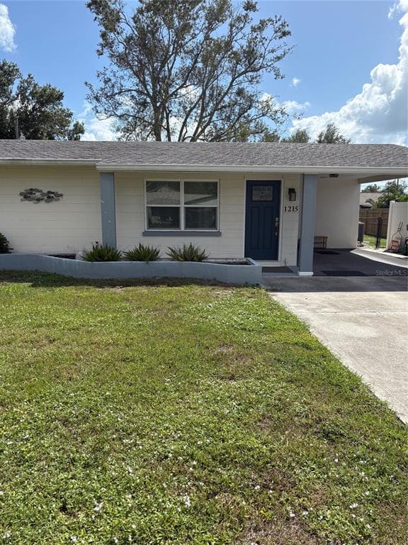 1215 LAUREL AVENUE - 2bd/2ba - $299,000 - VENICE, FL