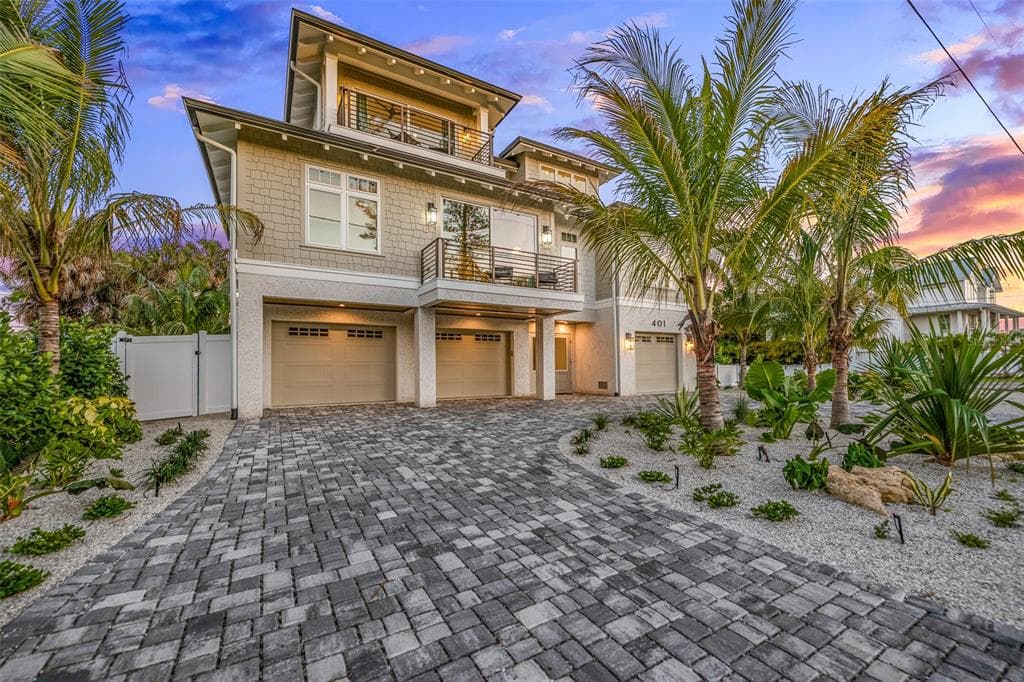 401 77TH STREET - 4bd/5ba - $4,400,000 - HOLMES BEACH, FL