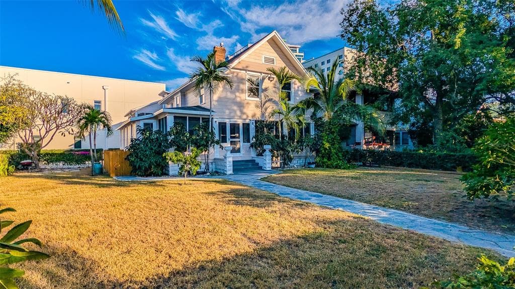 361 LANG COURT N - 5bd/5ba - $1,250,000 - ST PETERSBURG, FL