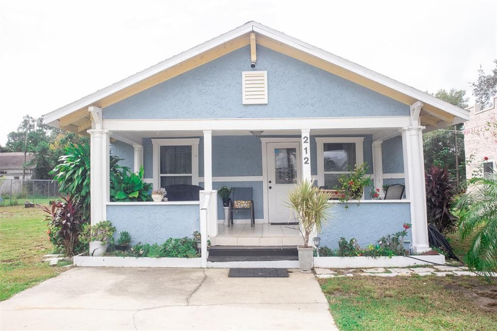 212 AVENUE H SE - 3bd/2ba - $224,700 - WINTER HAVEN, FL