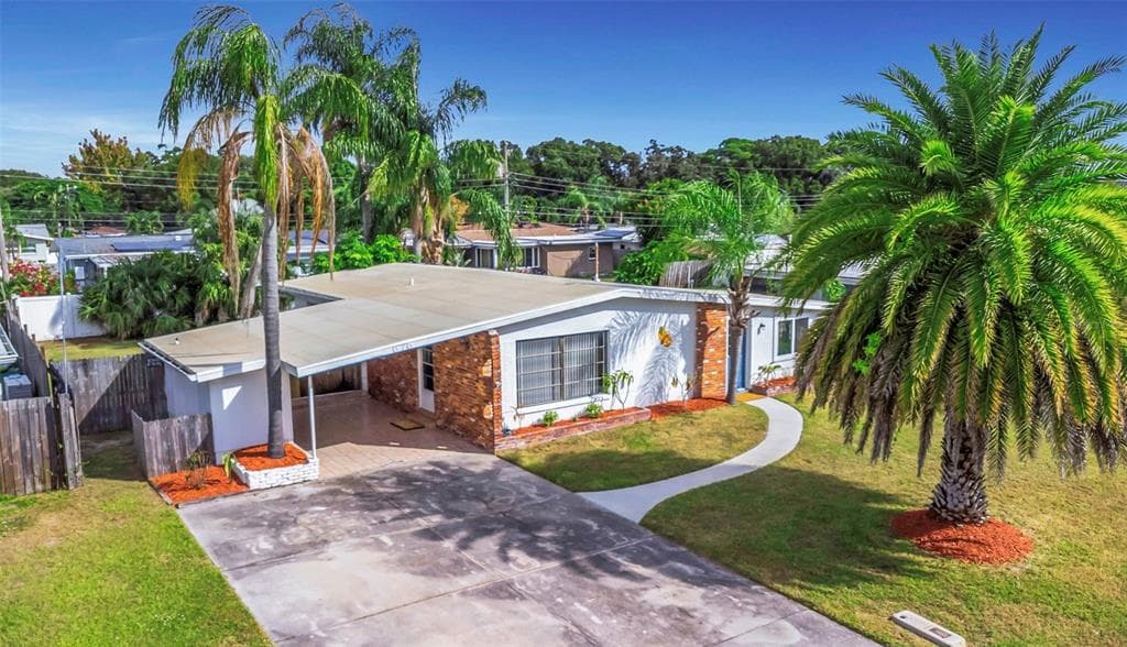 676 ORANGEWOOD DRIVE - 3bd/1ba - $495,000 - DUNEDIN, FL