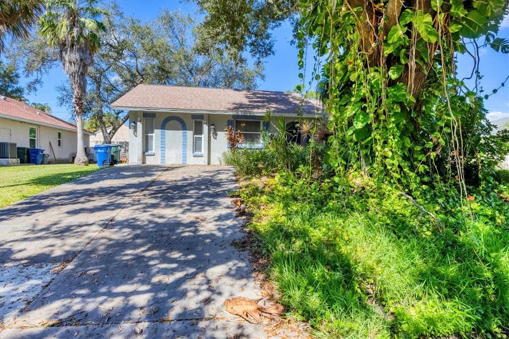 280 DRAKE ROAD - 3bd/2ba - $249,777 - VENICE, FL