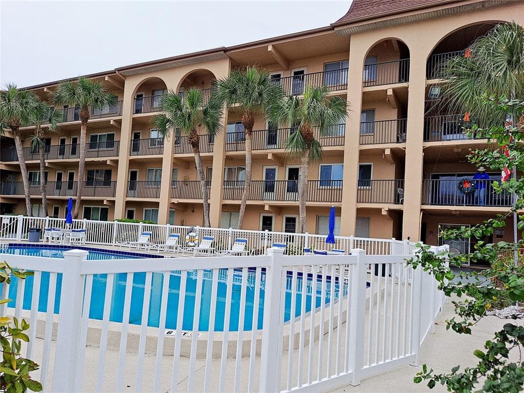 2525 W BAY DRIVE UNIT A35 - 2bd/1ba - $162,000 - BELLEAIR BLUFFS, FL