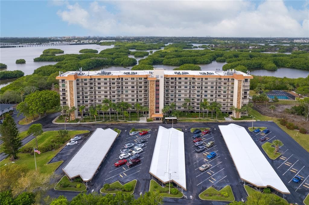 5400 PARK STREET N UNIT 100 - 2bd/2ba - $169,900 - ST PETERSBURG, FL