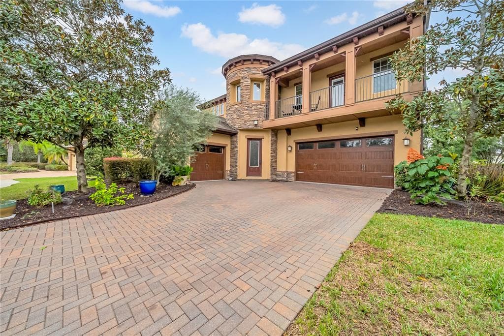 10011 HAZELNUT COURT - 5bd/5ba - $849,999 - TAMPA, FL