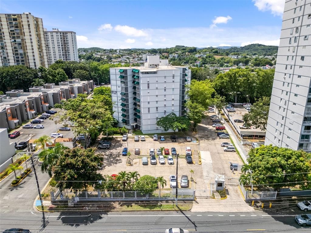 472 CALLE DE DIEGO UNIT 602 B - 3bd/2ba - $295,000 - SAN JUAN, PR