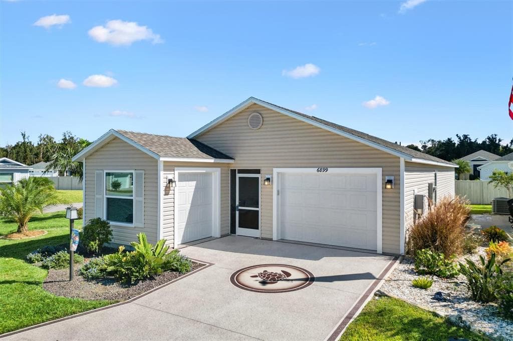 6899 PAM PLACE - 2bd/2ba - $314,900 - THE VILLAGES, FL